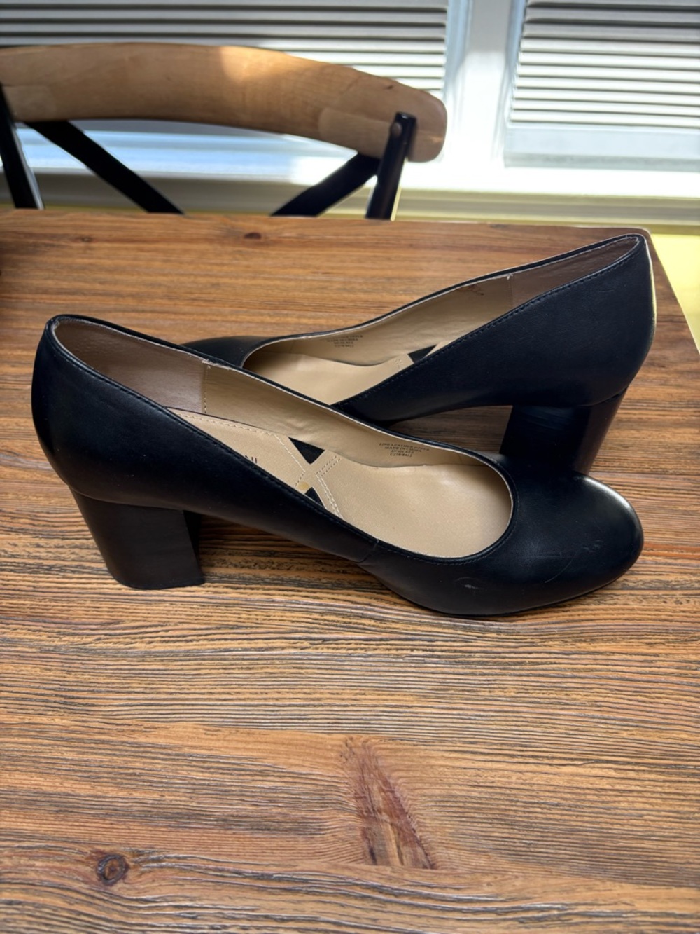 Adrienne Vittadini Black Leather Low Block Heel Pumps - Picture 3 of 12